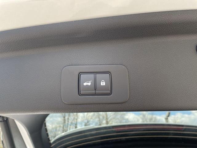 Certified 2025 Nissan Murano SV image 17