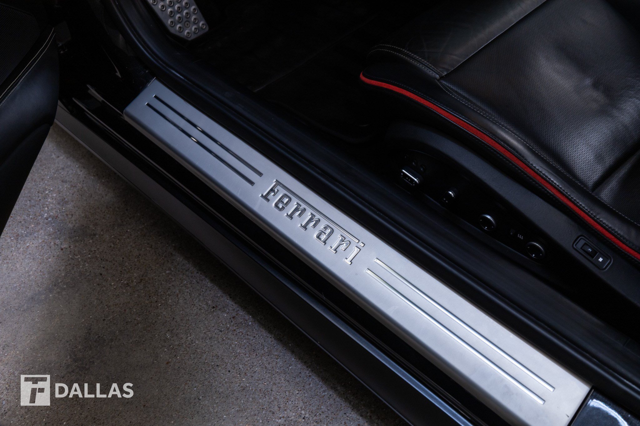 Used 2012 Ferrari FF AWD/4WD image 24