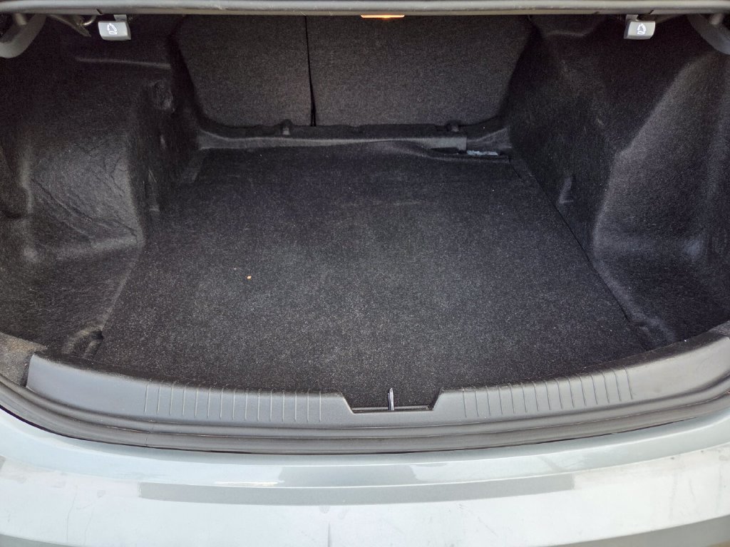 Used 2025 Chevrolet Malibu LT FWD image 24