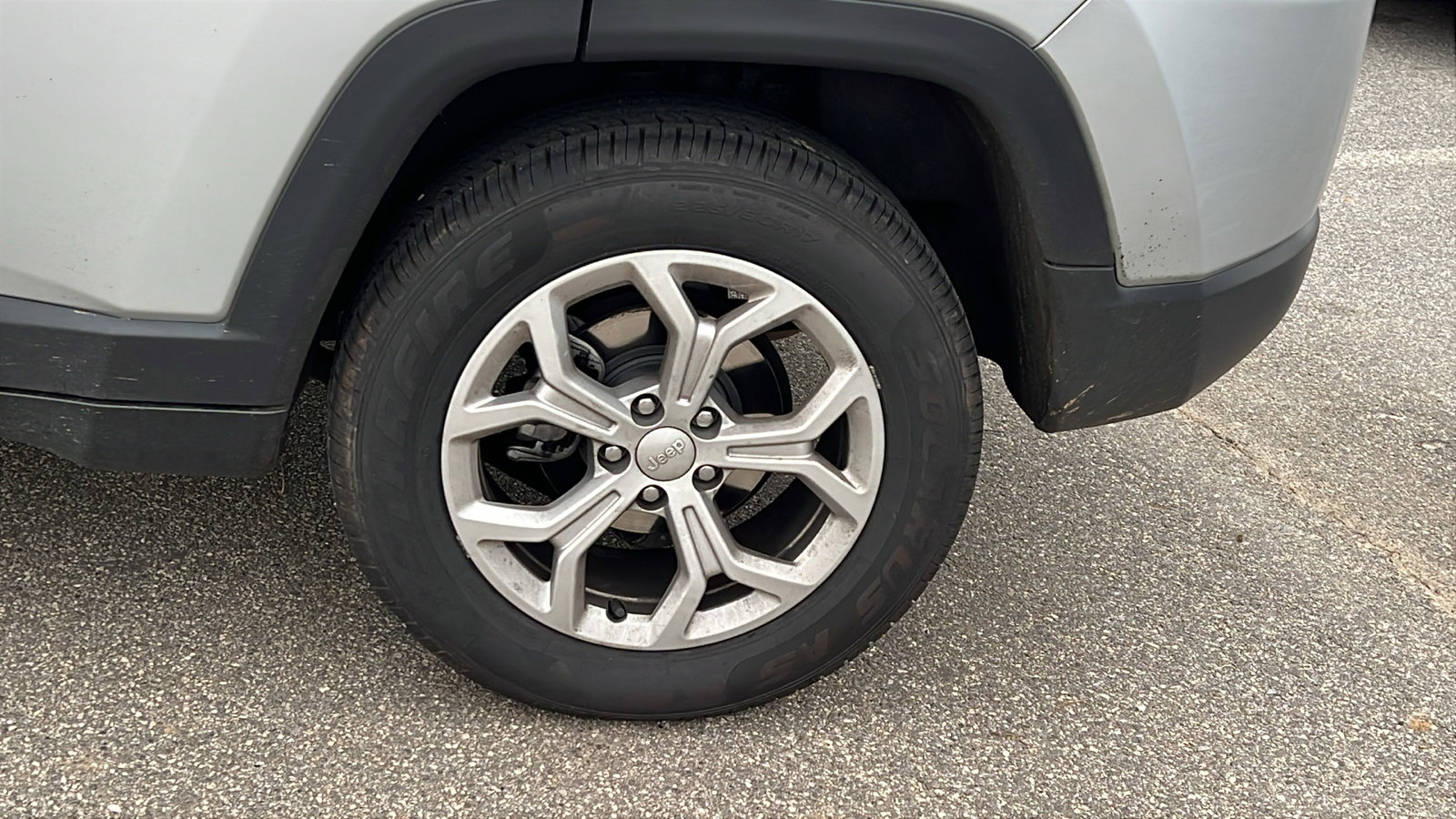 Used 2024 Jeep Compass Latitude image 12