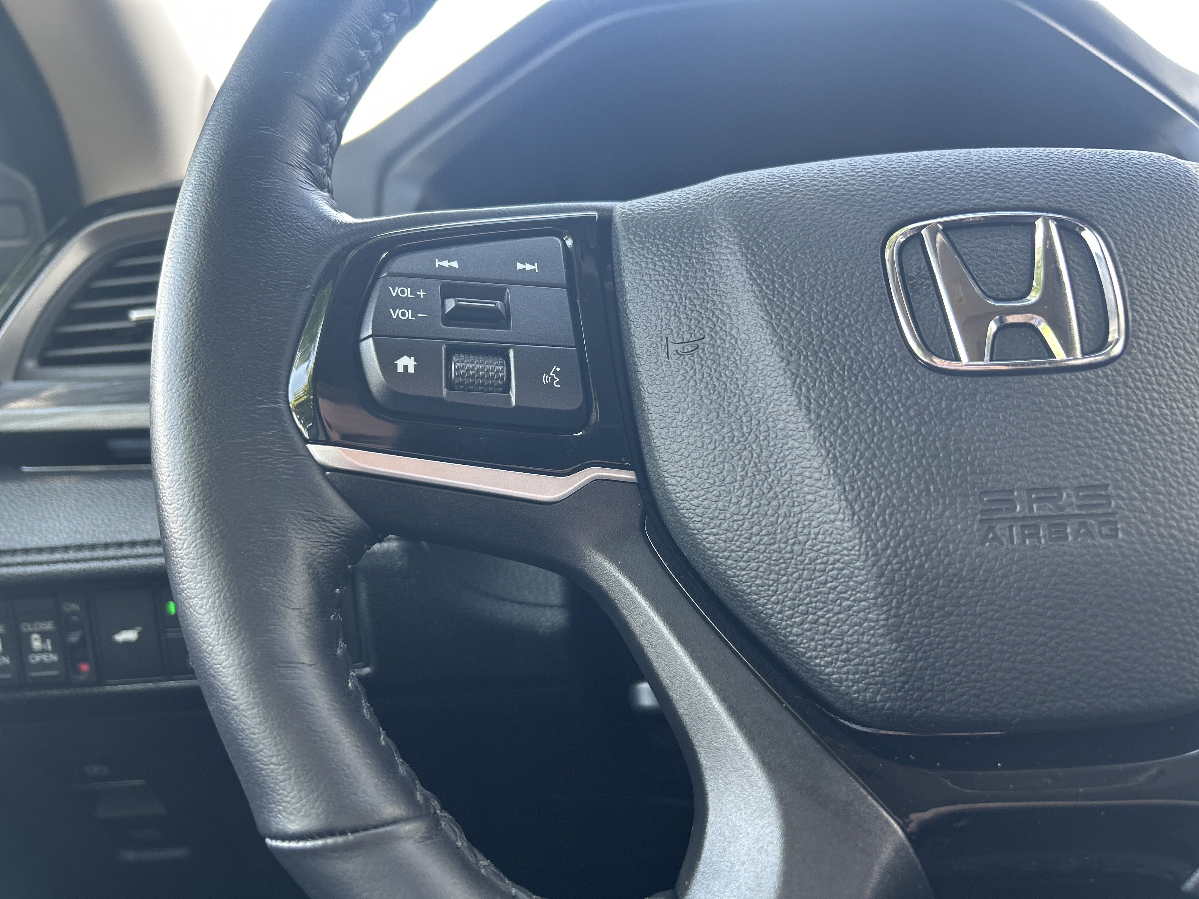 Certified 2025 Honda Odyssey Elite image 18