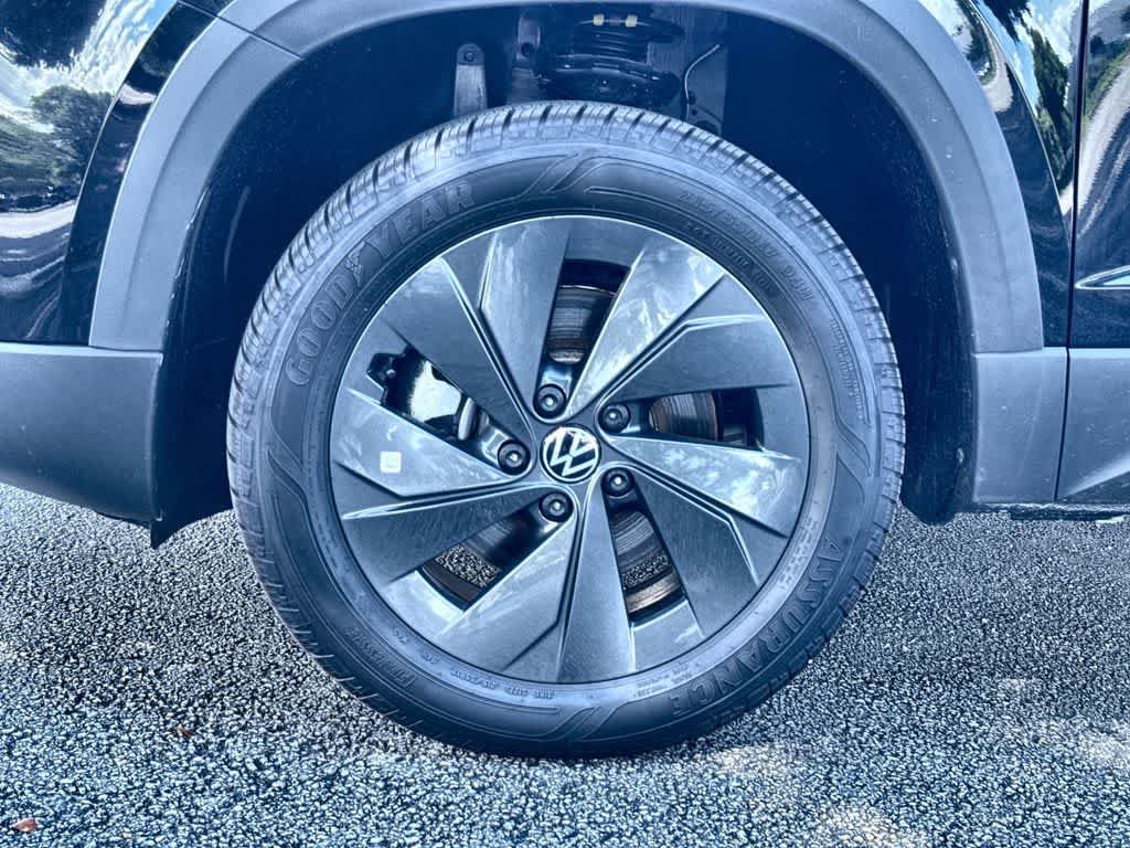 New 2026 Volkswagen Taos S FWD image 11