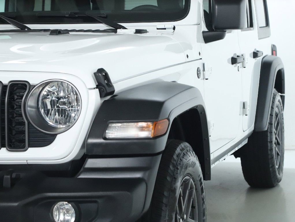 Used 2025 Jeep Wrangler Sport S image 4