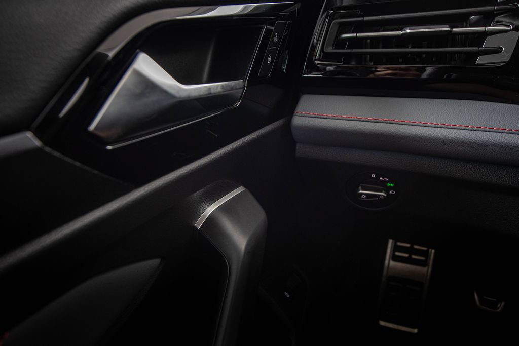 Certified 2026 Volkswagen Jetta GLI Autobahn FWD image 33