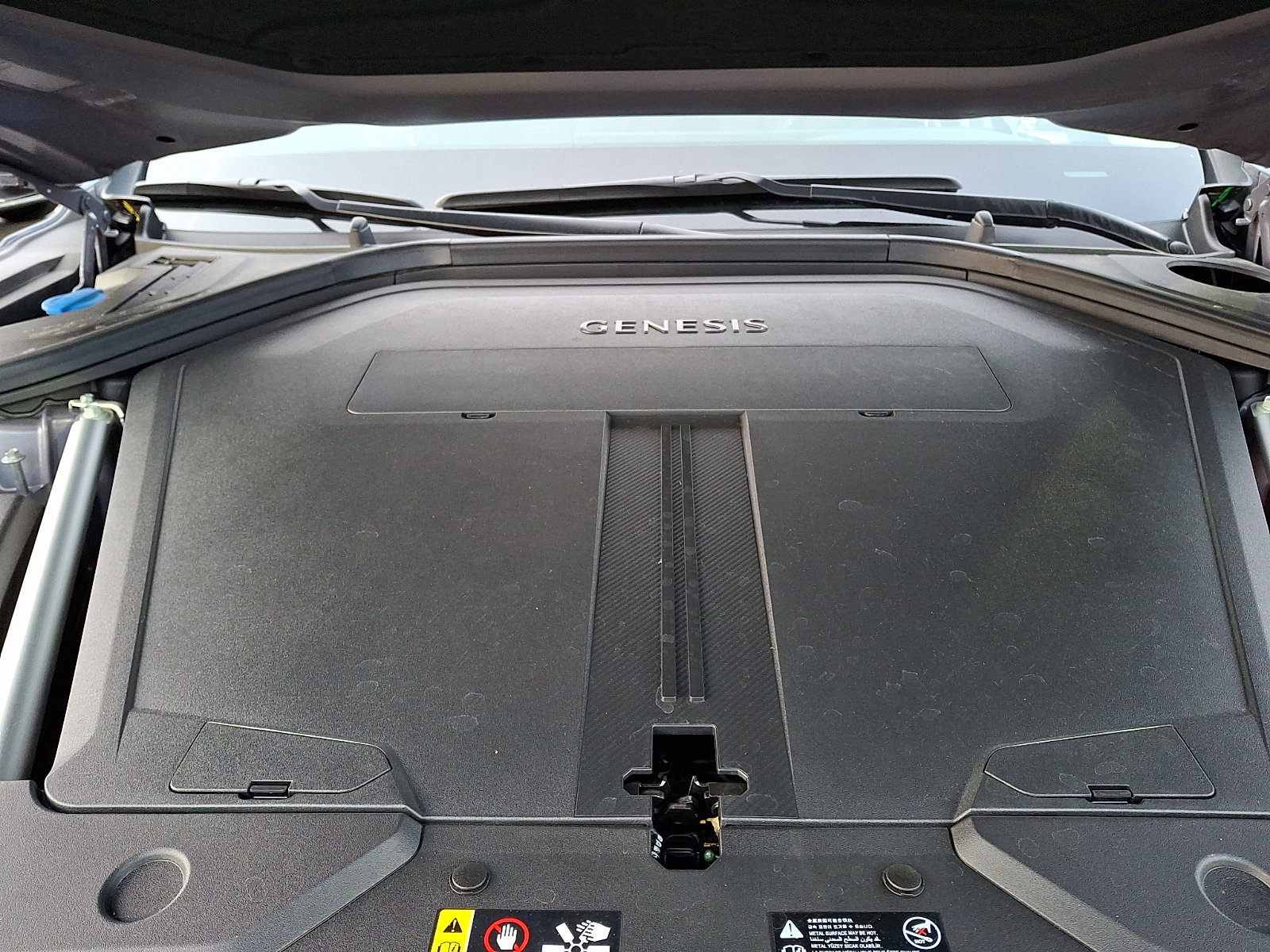 Certified 2026 Genesis Electrified GV70 image 29