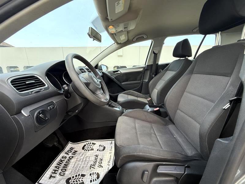 Used 2010 Volkswagen Golf 4-Door image 12