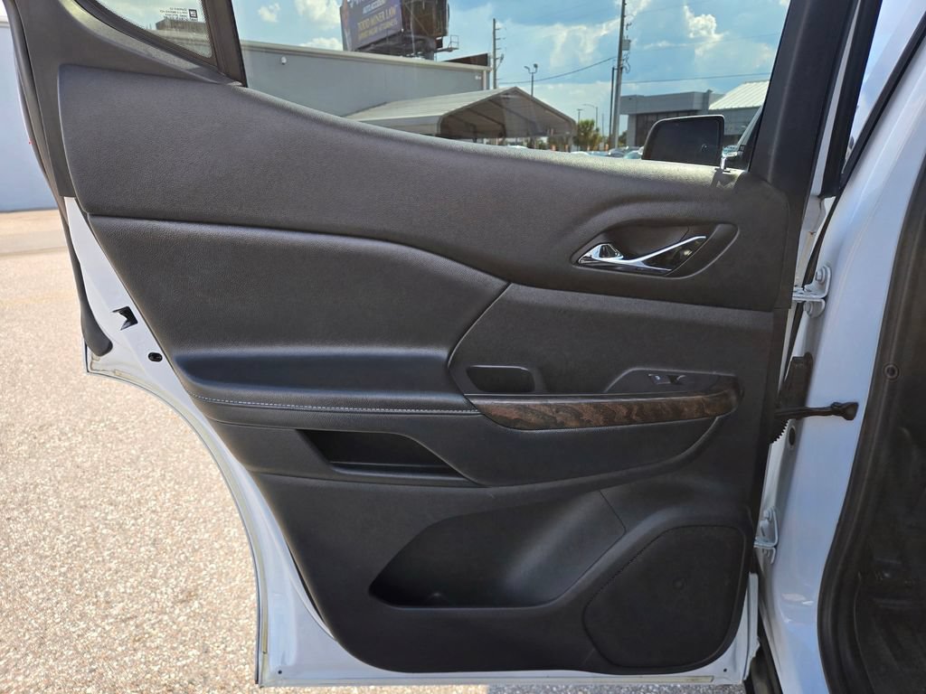 Used 2020 GMC Acadia Denali w/ Technology Package FWD image 47