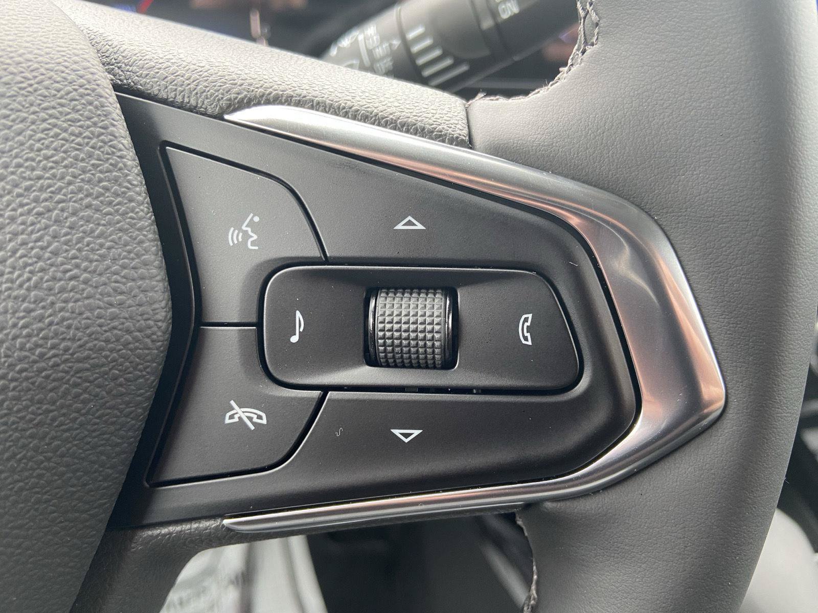 Used 2026 Chevrolet Trax ACTIV w/ Driver Confidence Package FWD image 27