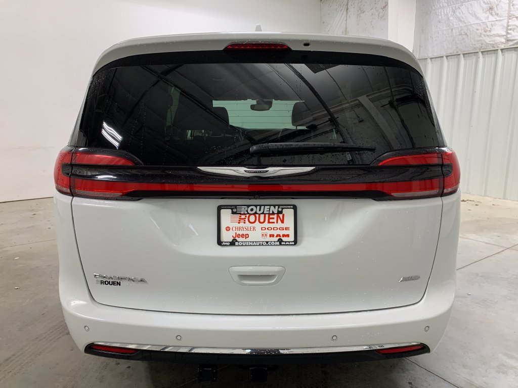 Used 2022 Chrysler Pacifica Touring-L AWD/4WD image 7