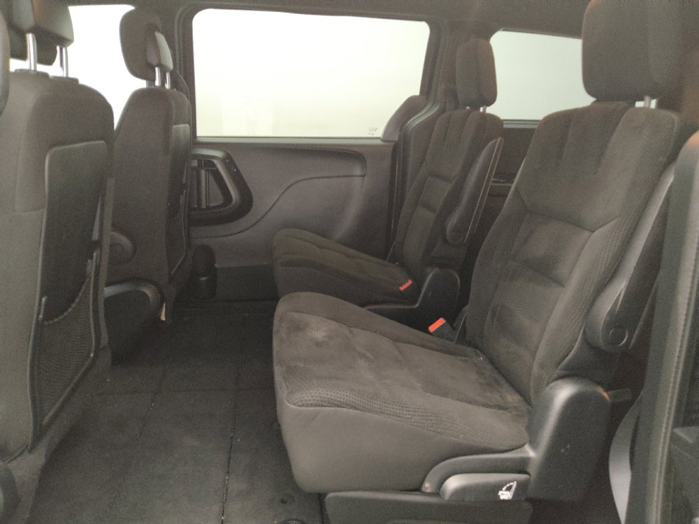 Used 2018 Dodge Grand Caravan SE image 18