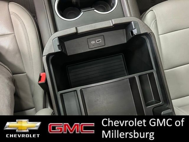Used 2022 GMC Yukon XL SLT w/ SLT Premium Package image 26