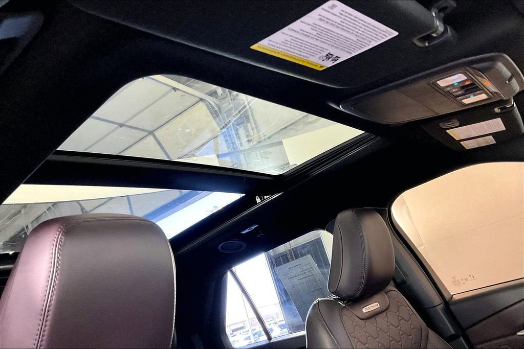 Used 2025 Ford Explorer Platinum w/ LUX Leather Package image 23