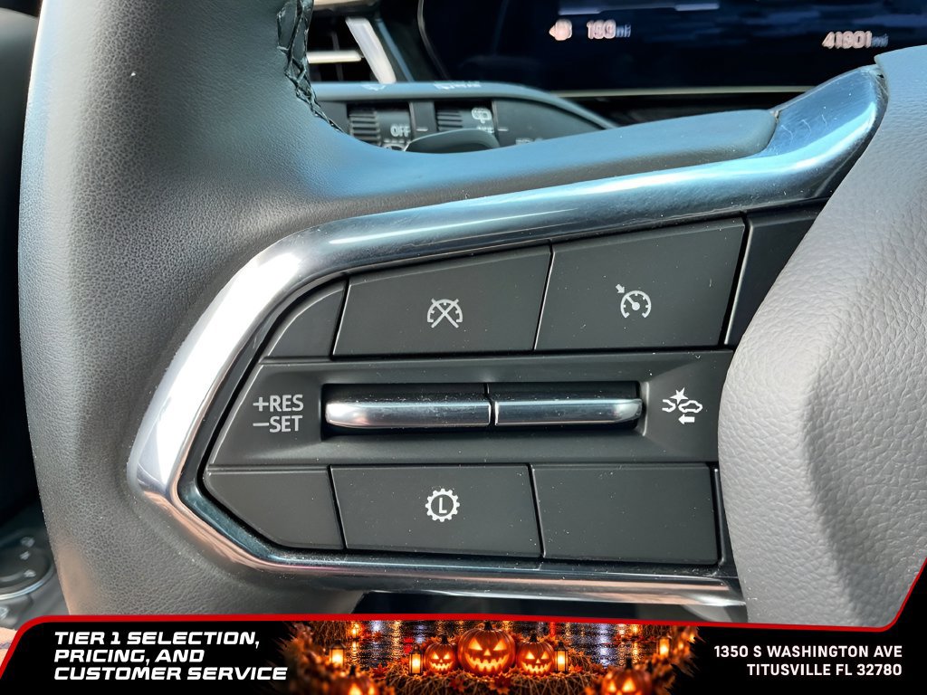 Used 2025 Chevrolet Suburban Premier RWD image 28