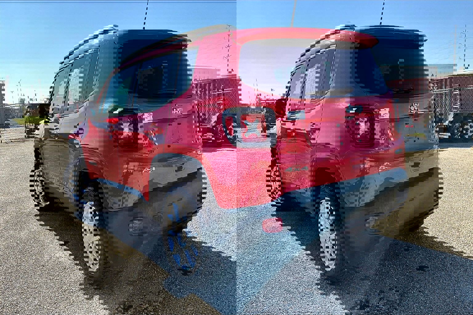 Used 2020 Jeep Renegade Latitude w/ Cold Weather Group image 5