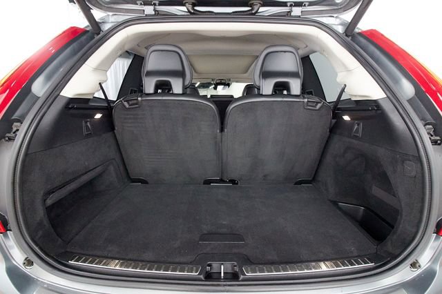 Used 2016 Volvo XC90 T6 Momentum w/ Momentum Plus Package image 22