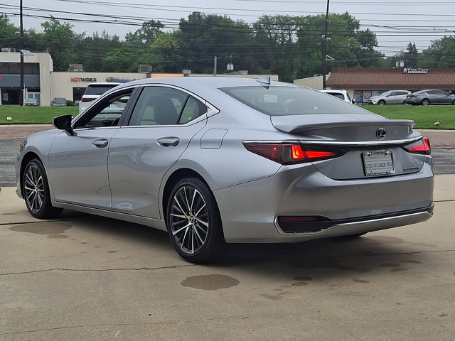 Certified 2023 Lexus ES 300h w/ Premium Package FWD image 4