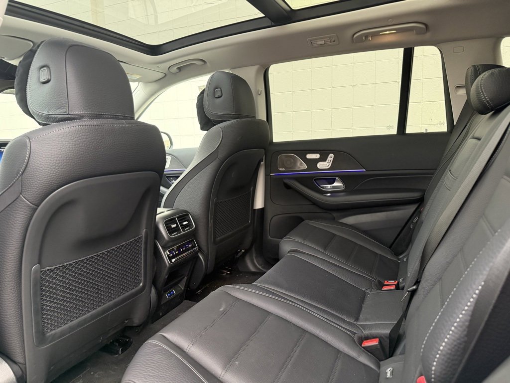 Used 2026 Mercedes-Benz GLS 450 4MATIC image 32
