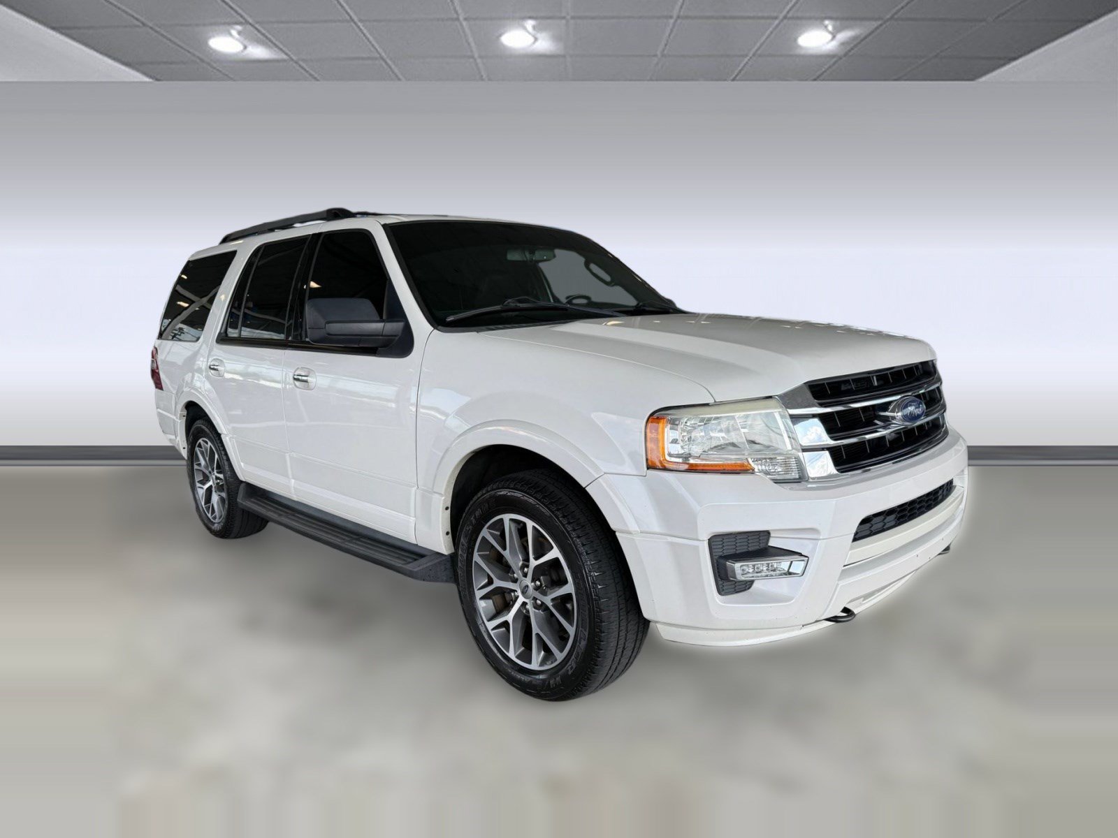 Used 2016 Ford Expedition XLT w/ Equipment Group 202A AWD/4WD image 7