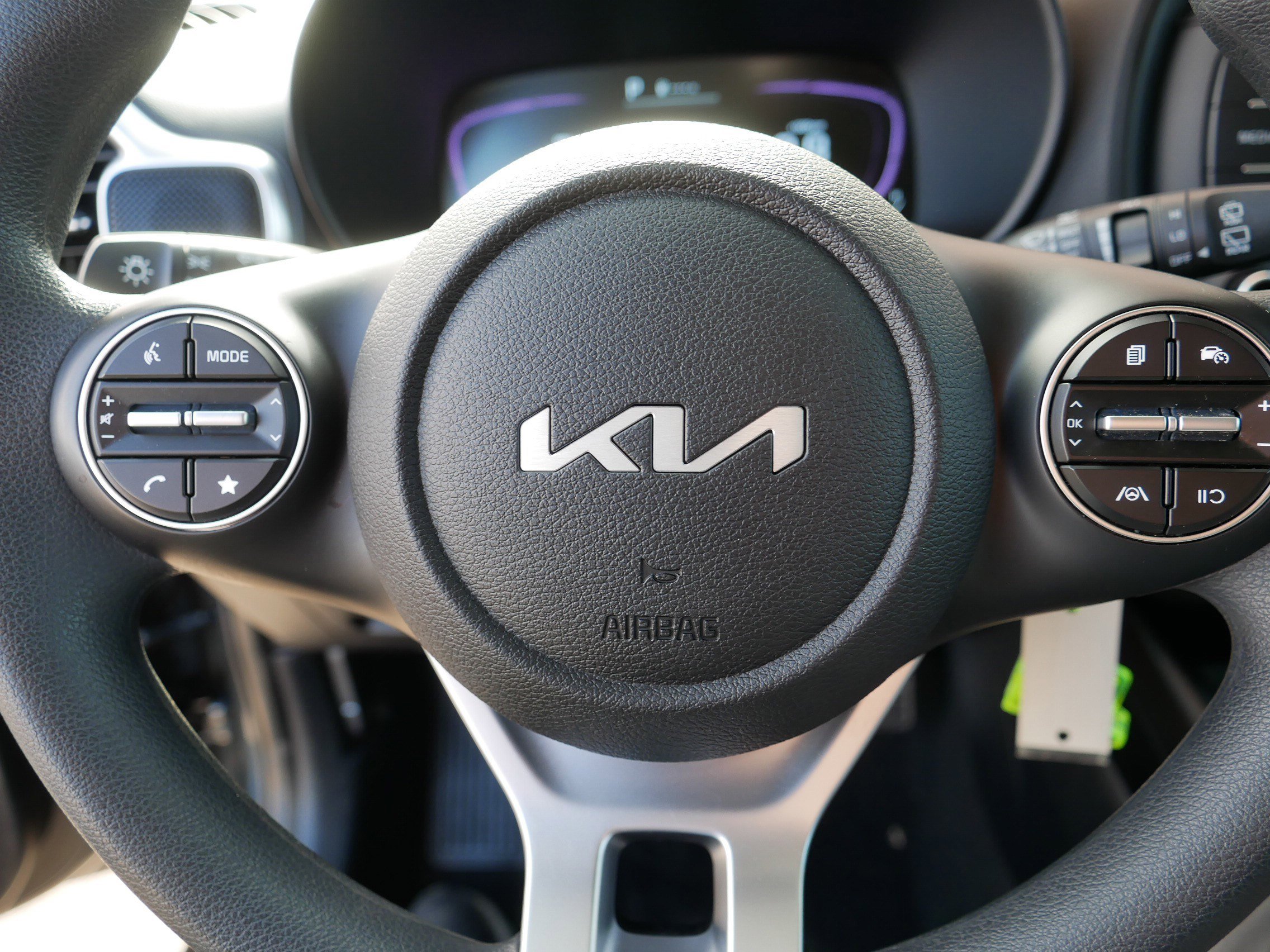Certified 2025 Kia Soul LX w/ LX Technology Package FWD image 25
