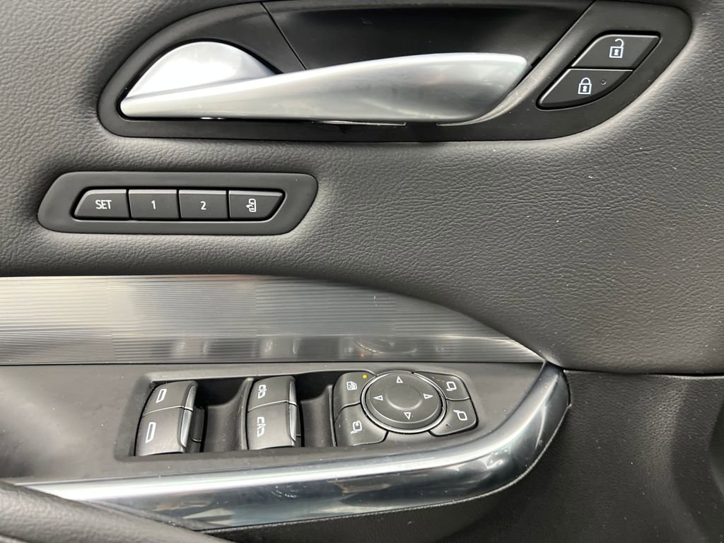 Used 2024 Cadillac XT4 Premium Luxury image 12