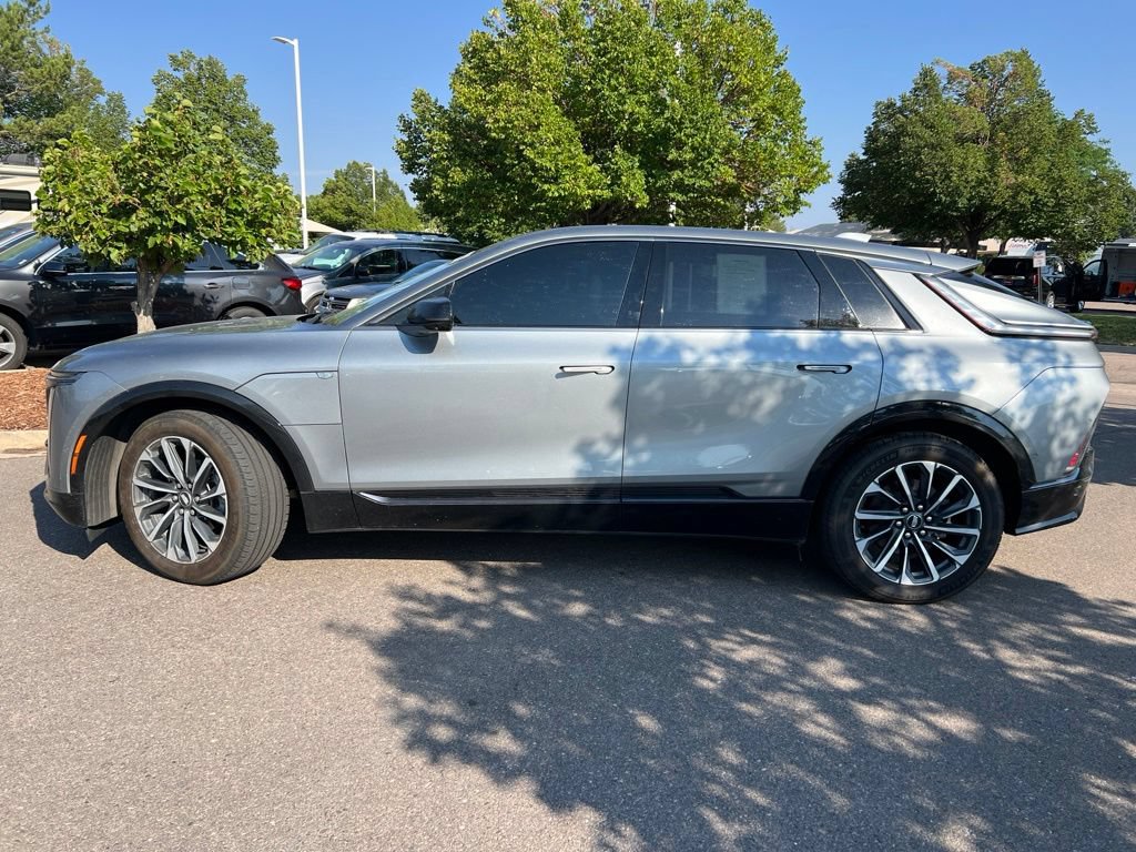 Used 2024 Cadillac Lyriq Sport AWD/4WD image 3
