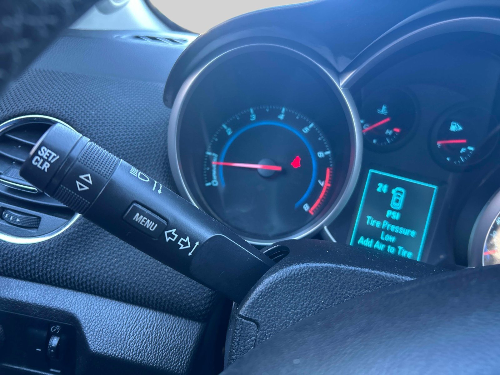 Used 2013 Chevrolet Cruze LT image 23