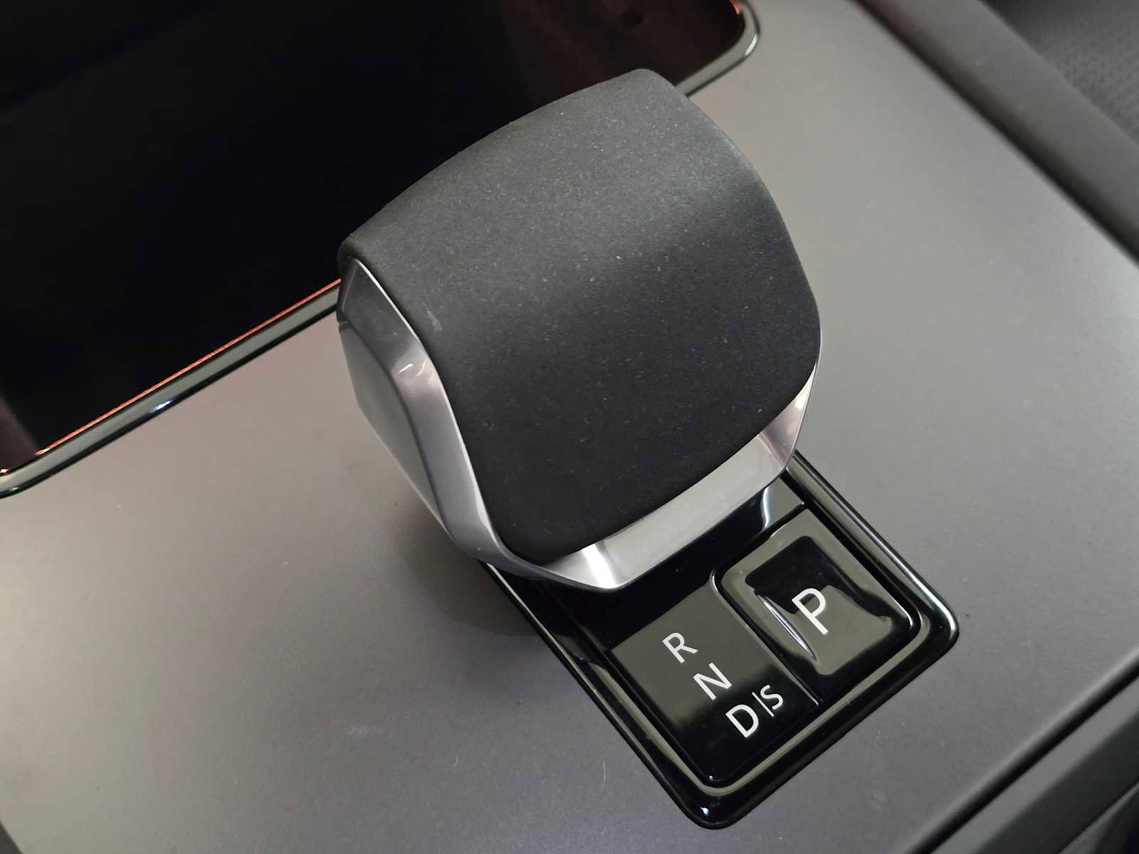 New 2026 Land Rover Discovery Sport Landmark AWD/4WD image 33