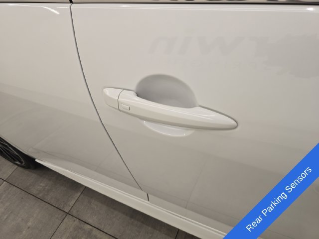 Used 2025 Nissan Sentra SR FWD image 8