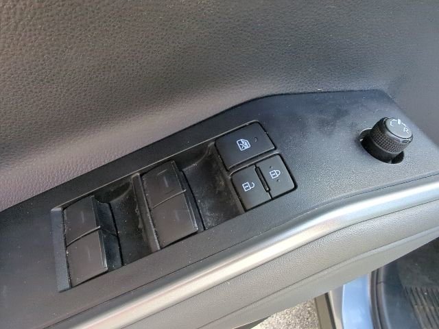 Used 2021 Toyota Highlander XLE image 13