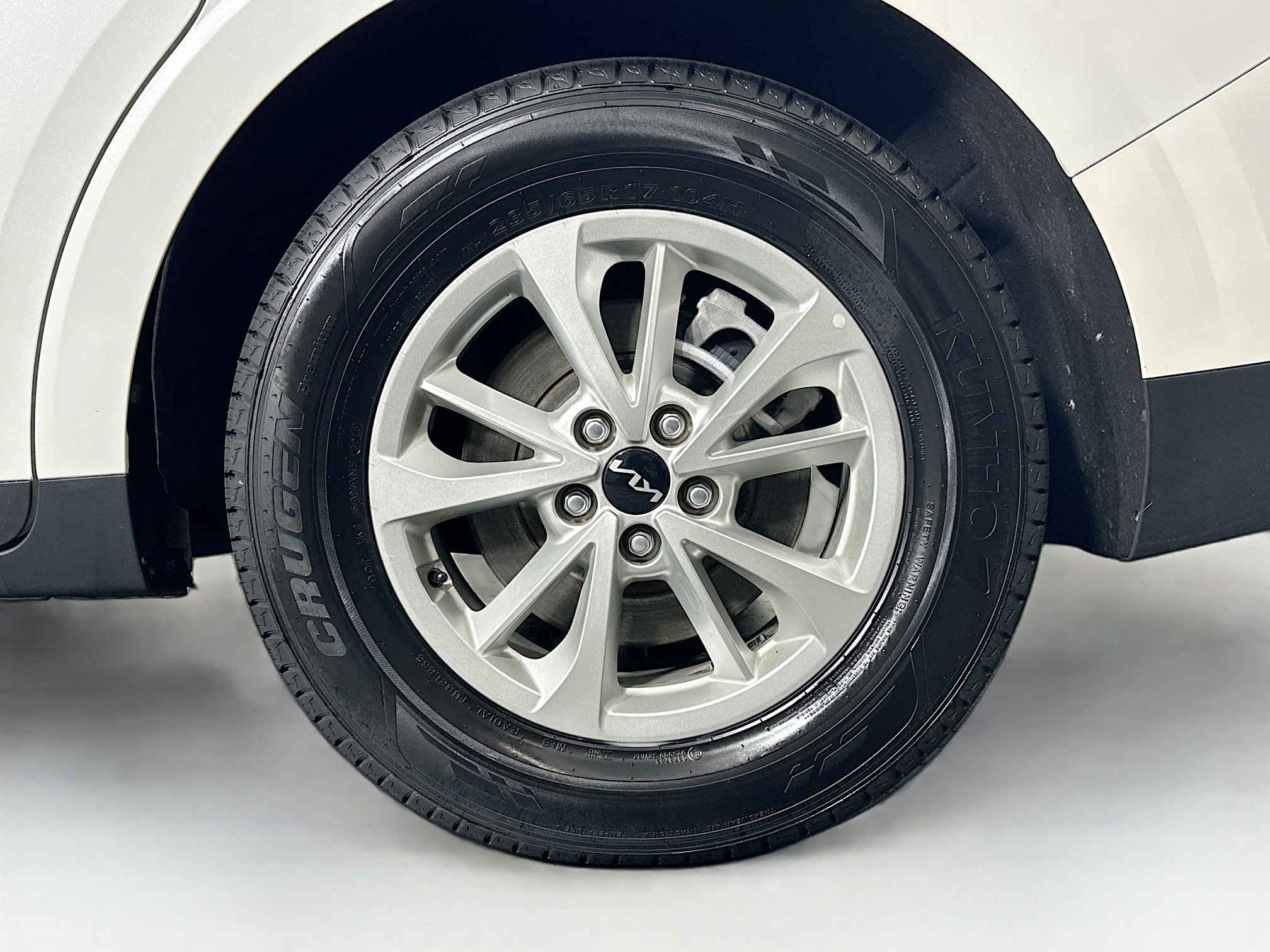 Used 2024 Kia Carnival LX image 11