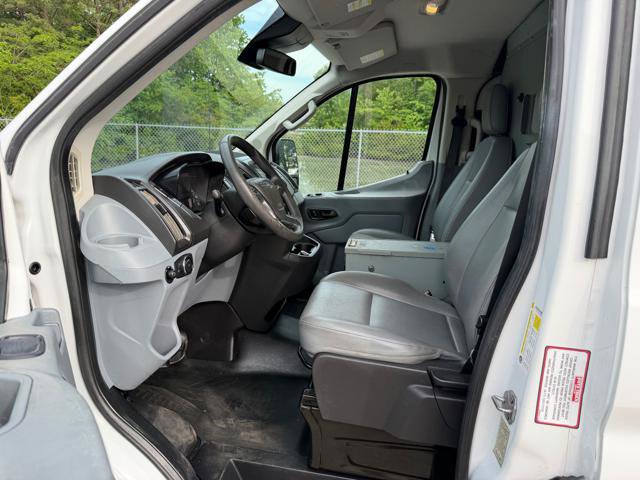 Used 2018 Ford Transit 250 130 Low Roof RWD image 17