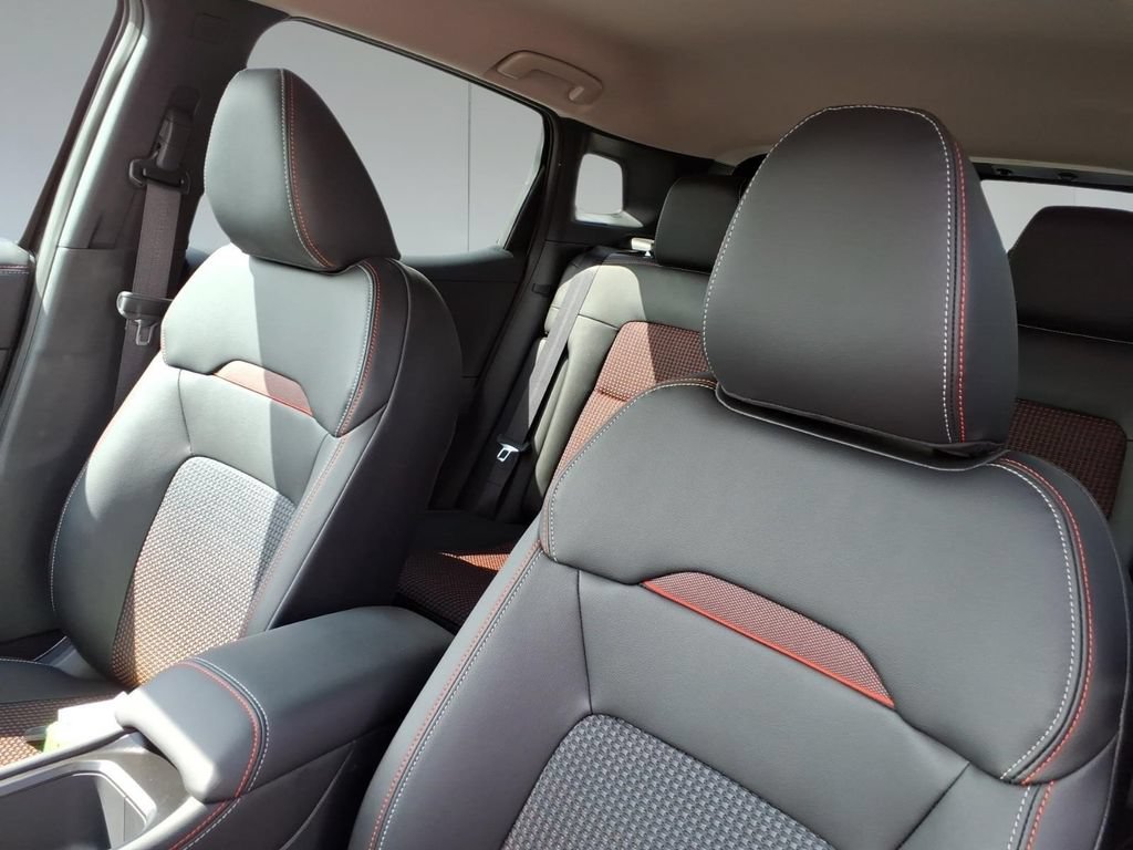 New 2026 Nissan Kicks SR FWD image 15