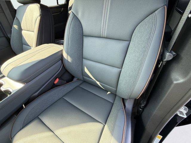 New 2026 GMC Acadia AT4 w/ Luxury Package image 16