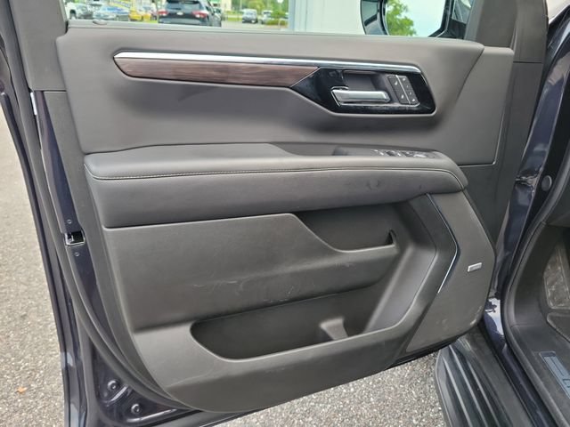 Certified 2025 Chevrolet Suburban Premier RWD image 23