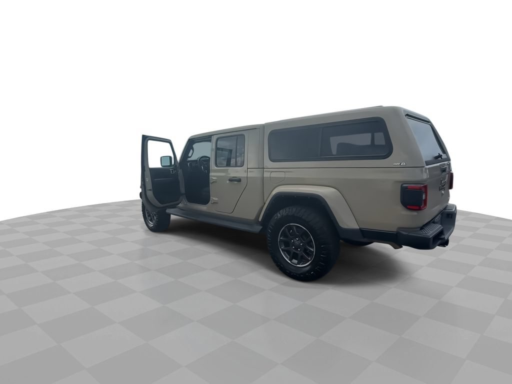 Used 2022 Jeep Gladiator Overland w/ LED Lighting Group AWD/4WD image 6