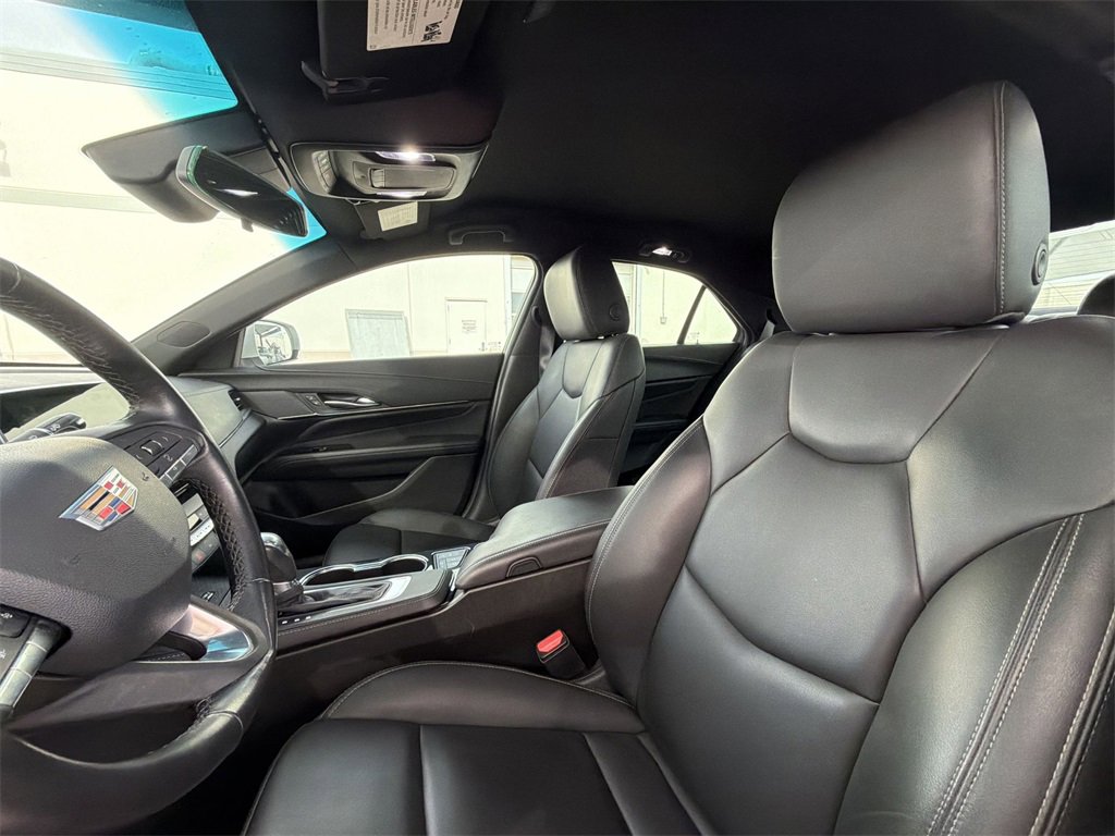 Used 2024 Cadillac CT4 Luxury image 3