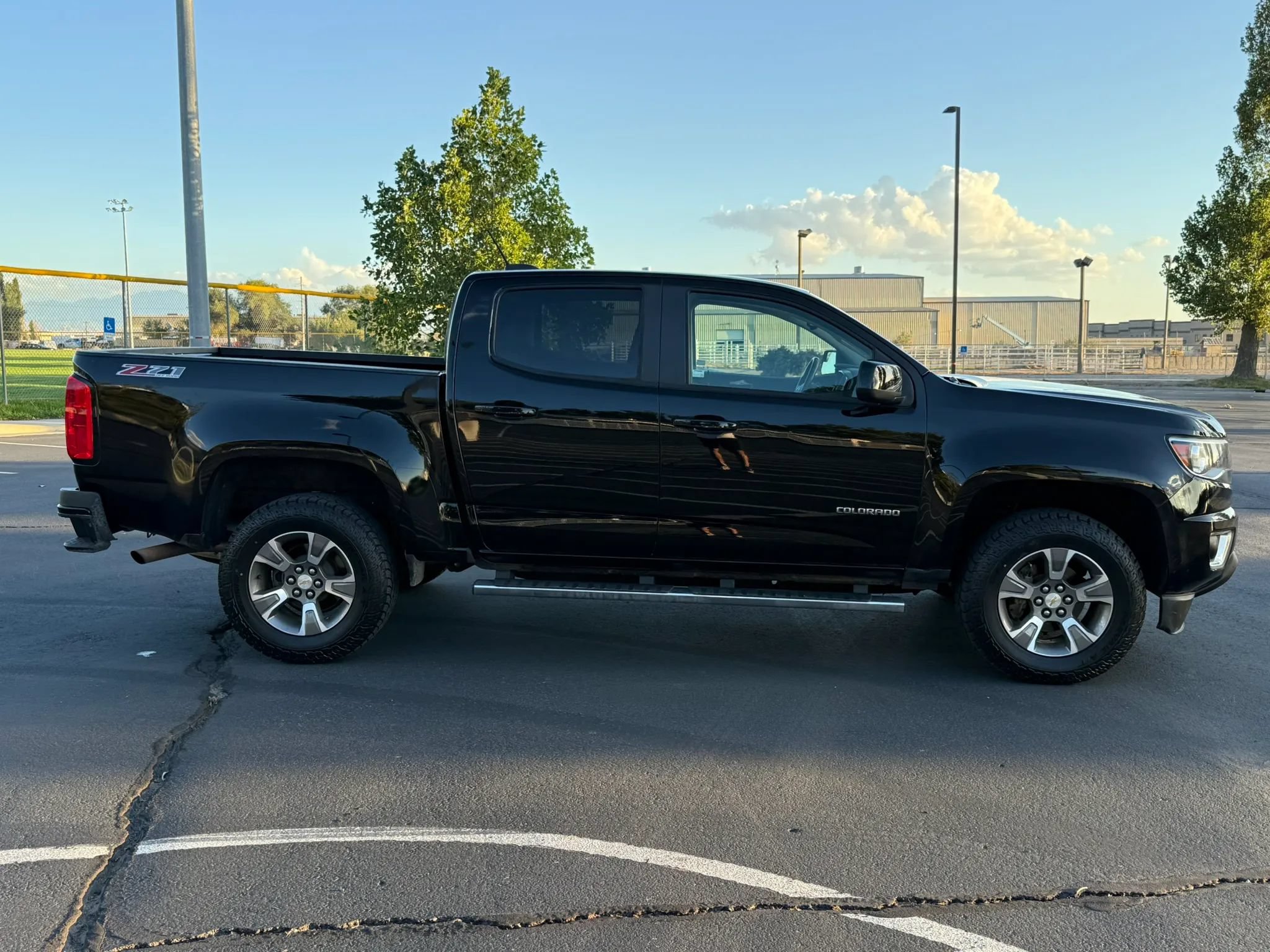Used 2019 Chevrolet Colorado Z71 AWD/4WD image 9