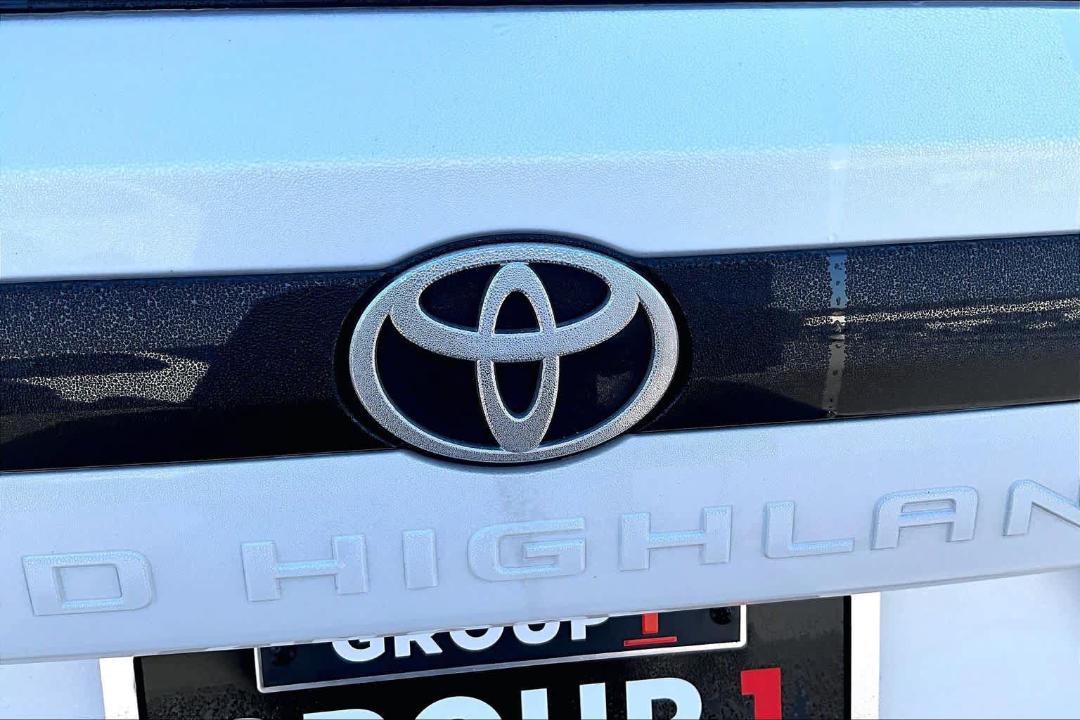 Used 2025 Toyota Grand Highlander AWD image 9