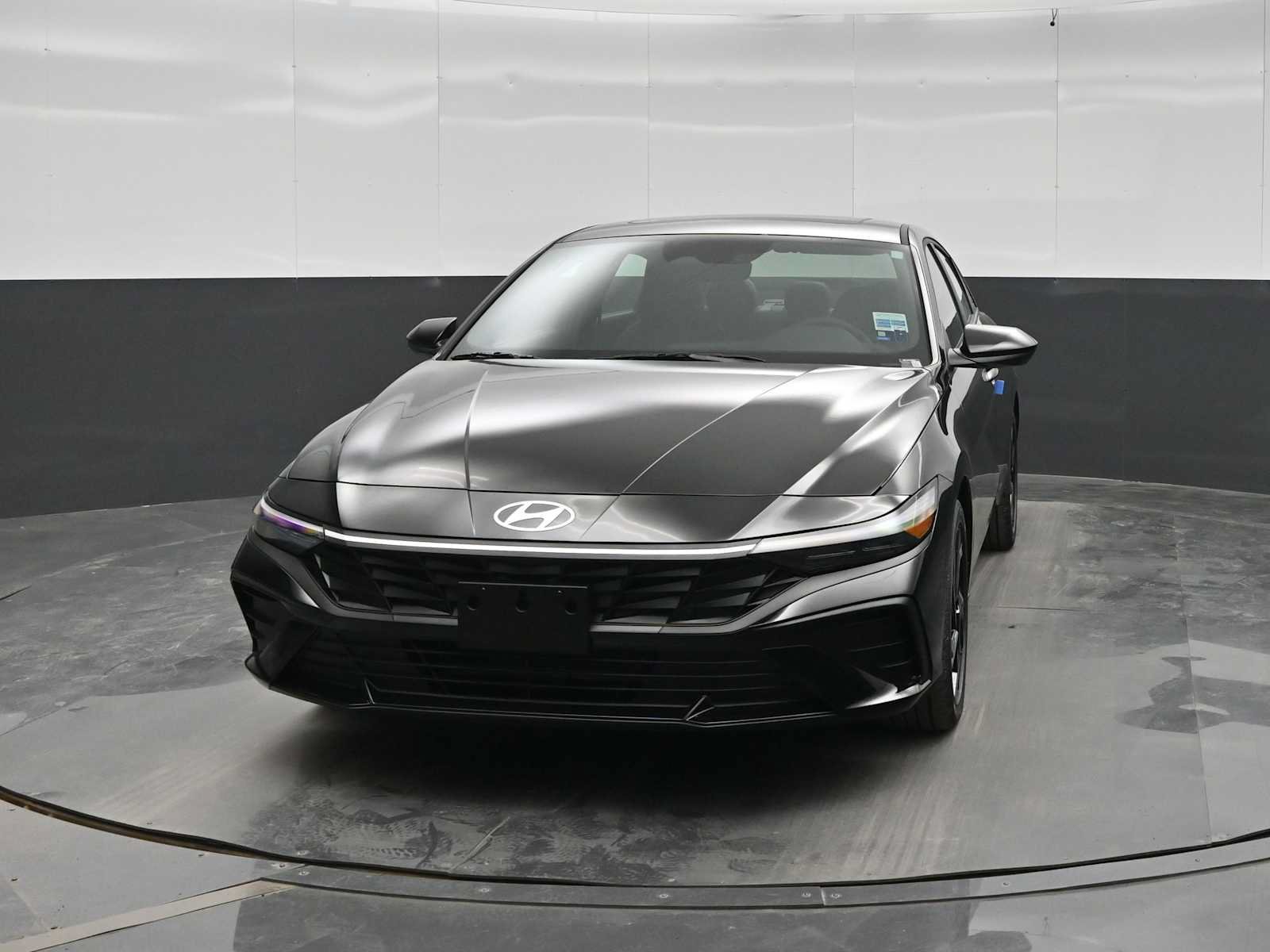 New 2026 Hyundai Elantra SEL Sport FWD image 3