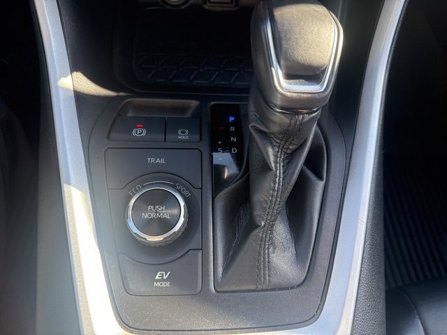 Used 2022 Toyota RAV4 XLE Premium image 19