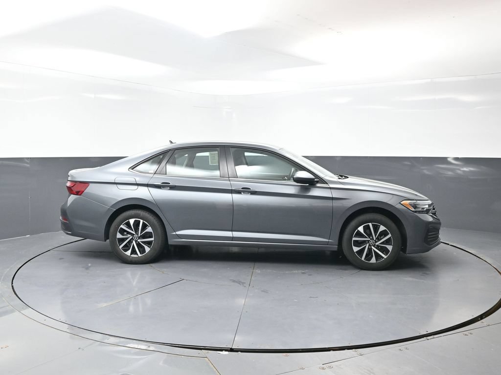 Used 2024 Volkswagen Jetta S FWD image 3