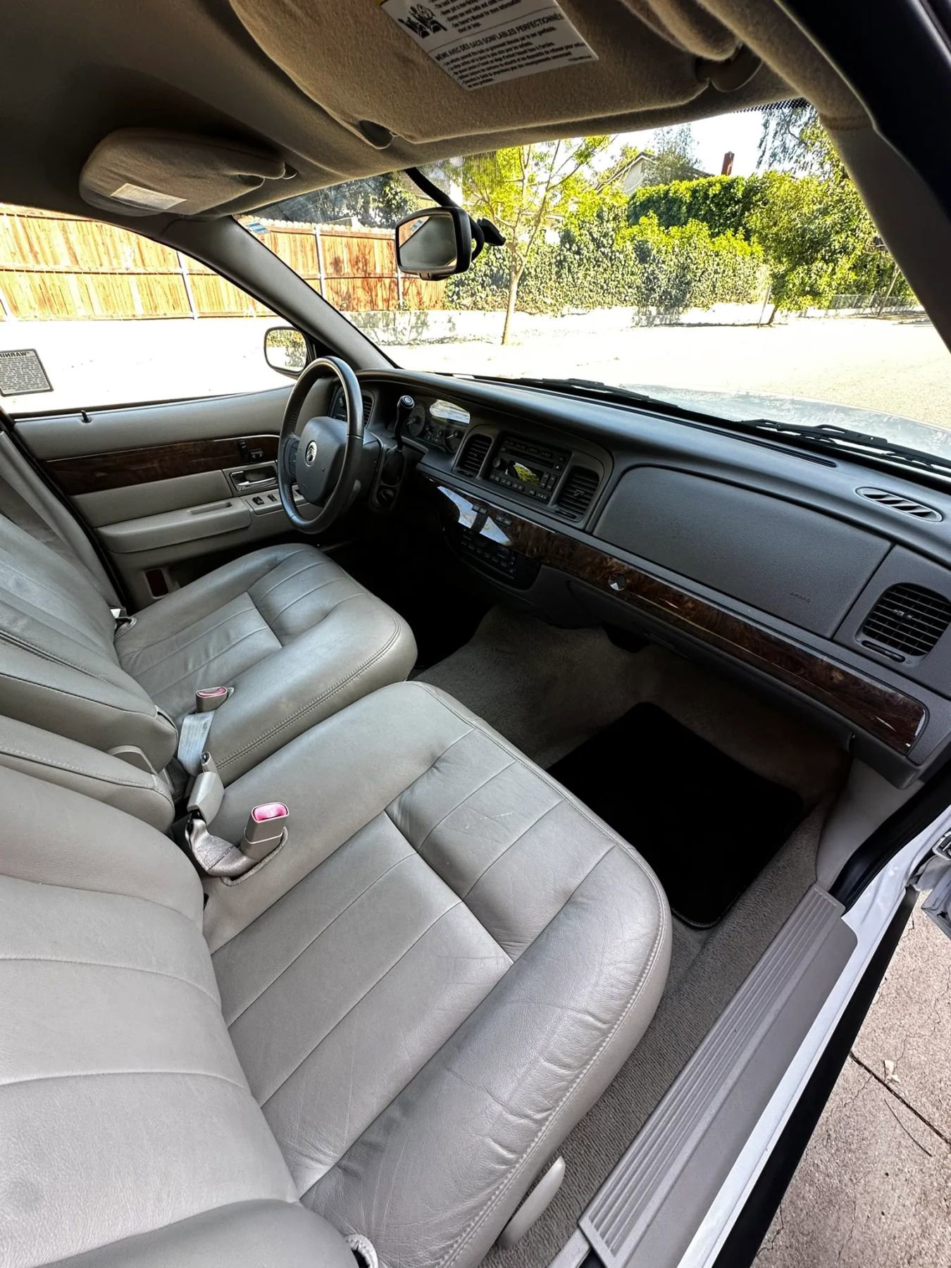 Used 2010 Mercury Grand Marquis LS RWD image 34