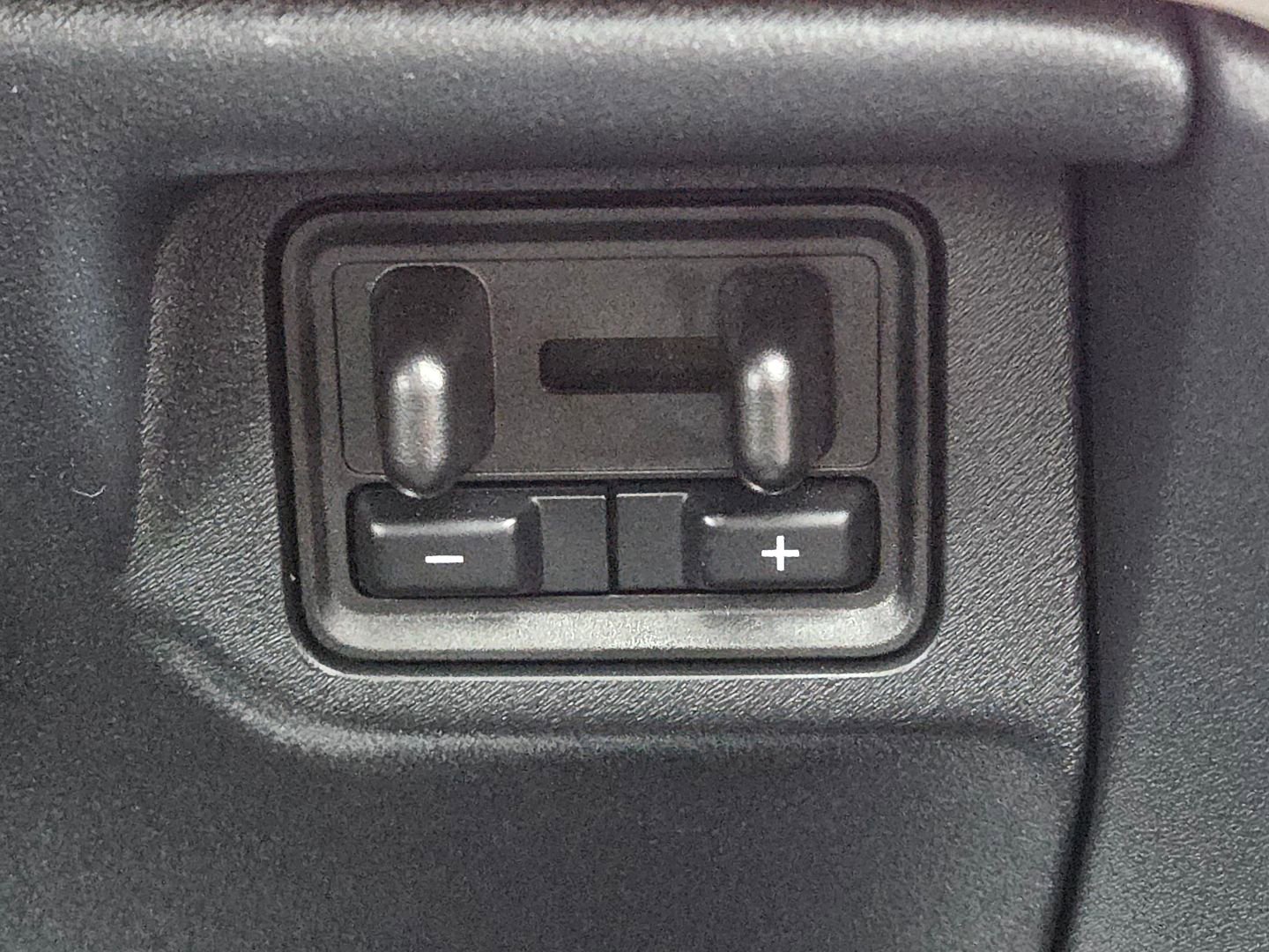 Used 2025 Ford Expedition Active image 10