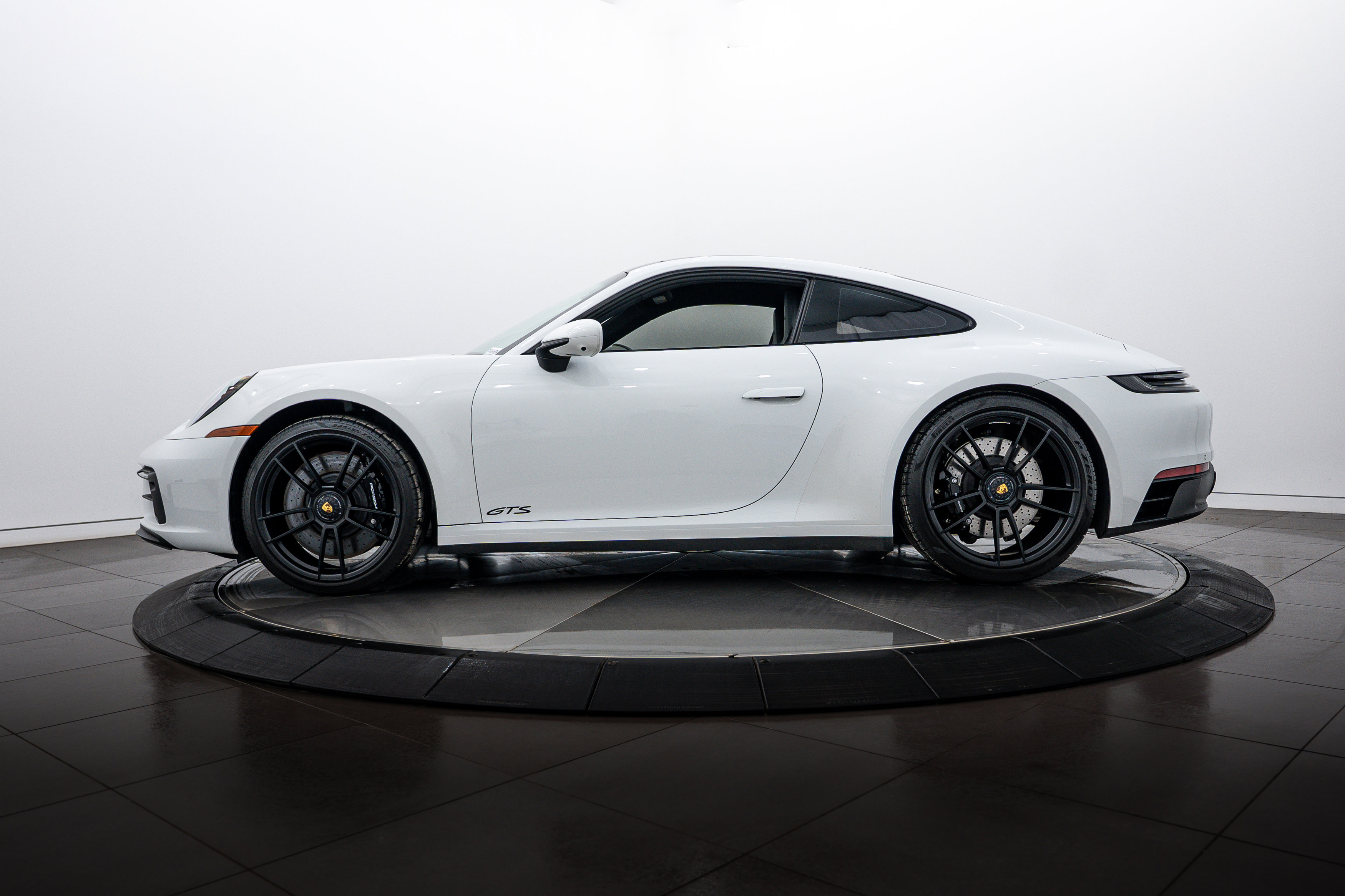 Certified 2024 Porsche 911 Carrera GTS image 2