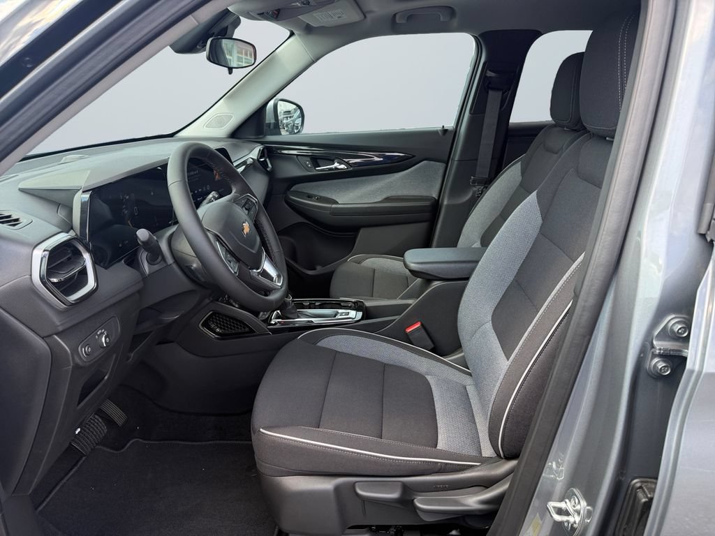 New 2026 Chevrolet TrailBlazer LT w/ LT Cold Weather Package FWD image 9