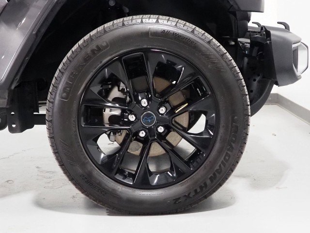 Used 2025 Jeep Wrangler 4xe Sahara w/ Safety Group AWD/4WD image 43