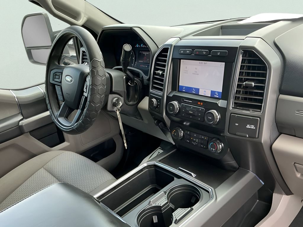 Certified 2020 Ford F250 XLT w/ XLT Premium Package AWD/4WD image 32