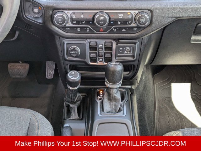 Used 2024 Jeep Wrangler Unlimited Sport AWD/4WD image 18