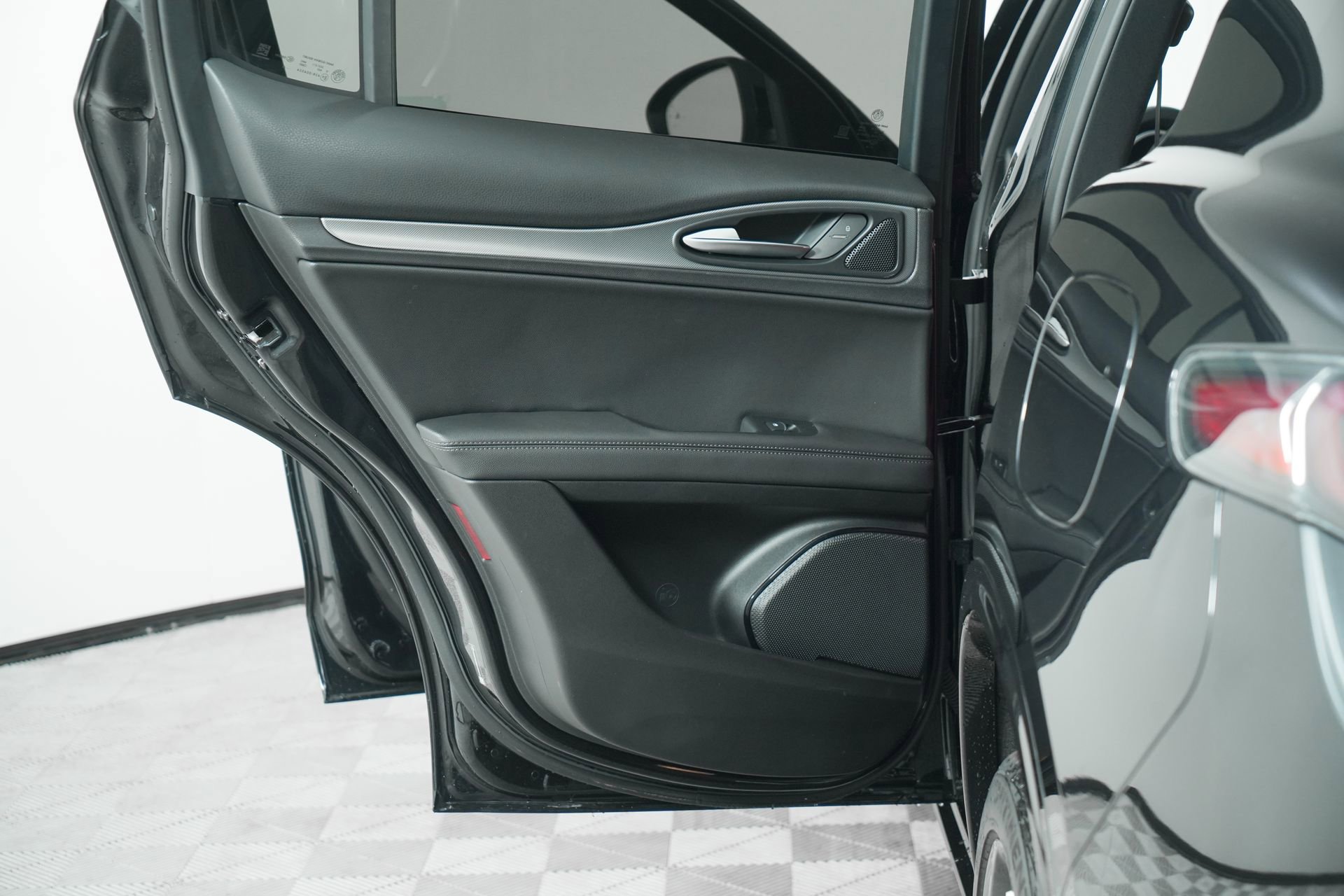 New 2025 Alfa Romeo Stelvio Sprint w/ Veloce Package image 27