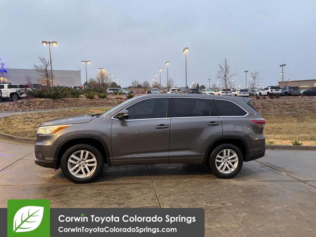 Used 2015 Toyota Highlander LE image 4